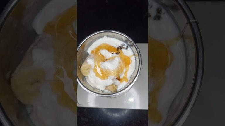 Banana Smoothie #drink #recipe #shorts #viralvideo #youtubeshorts