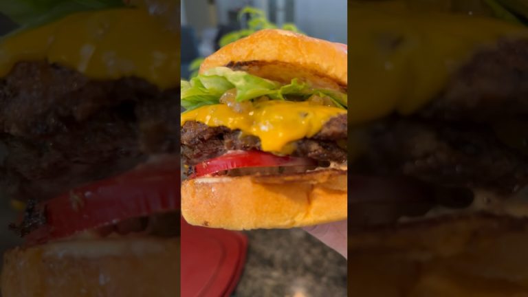 Smash Burgers! 🍔❤️ #smashburgers