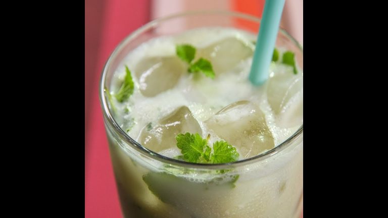 Minty Mango and Banana Smoothie