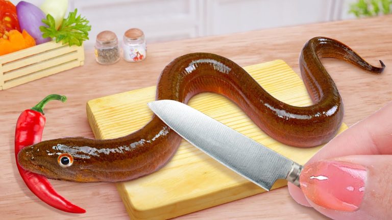 Egg Drop Catching Seafood 😲 Delicious Miniature Japanese Eel Fish Fry Recipe 🍣 Tina Mini Cooking