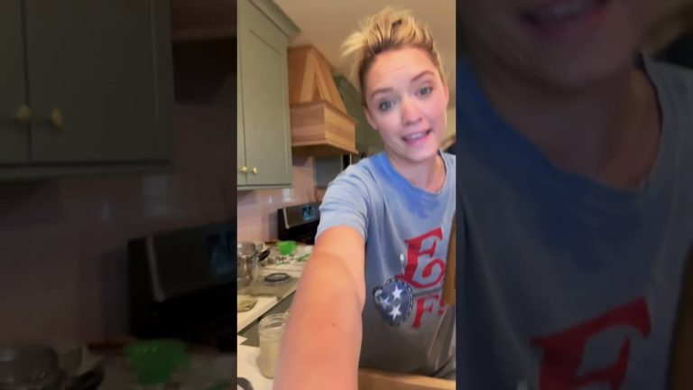 Am I doing this right? Lol #sourdough #sourdoughstarter