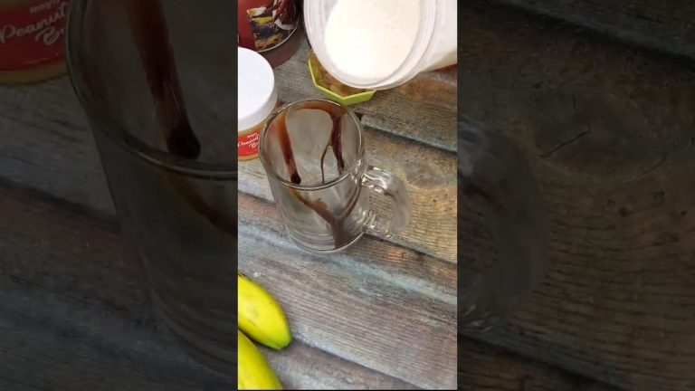 Immunity Boosting Drink 🍸 #shorts #energydrink #bananamilkshake #milkshake #peanutbuttermilk