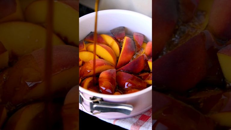 RECIPE⤵️⤵️⤵️Upside-Down Cake with Peaches and Caramel #shortsrecipe #recipeshorts #viralshorts