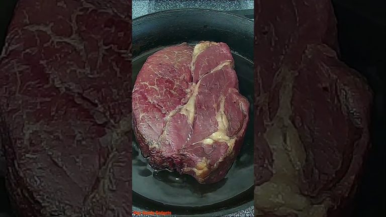 Cooking a Chuck Roast Like a Steak Reverse Seared Tastes Better Than Ribeye #shorts #chucksteak