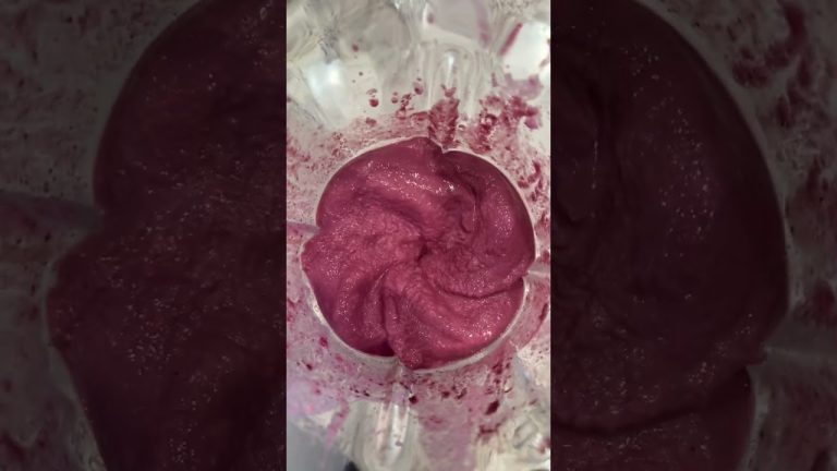 Trying to make an acai smoothie #smoothies #short