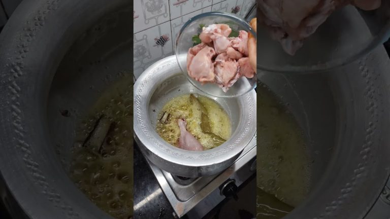 Hyderabadi Green Chicken | #shorts #chicken #greenchicken #hyderabadichicken