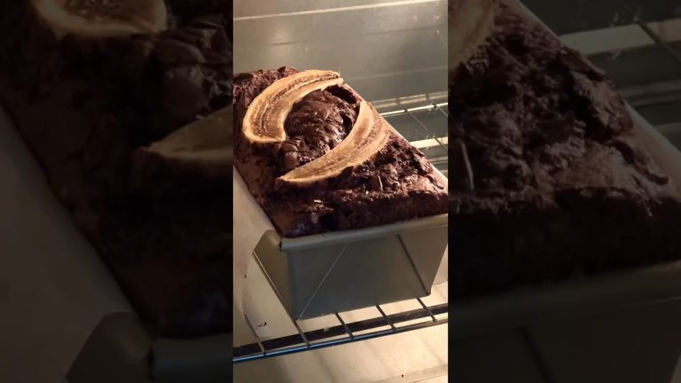 The Easiest Chocolate Banana Bread!