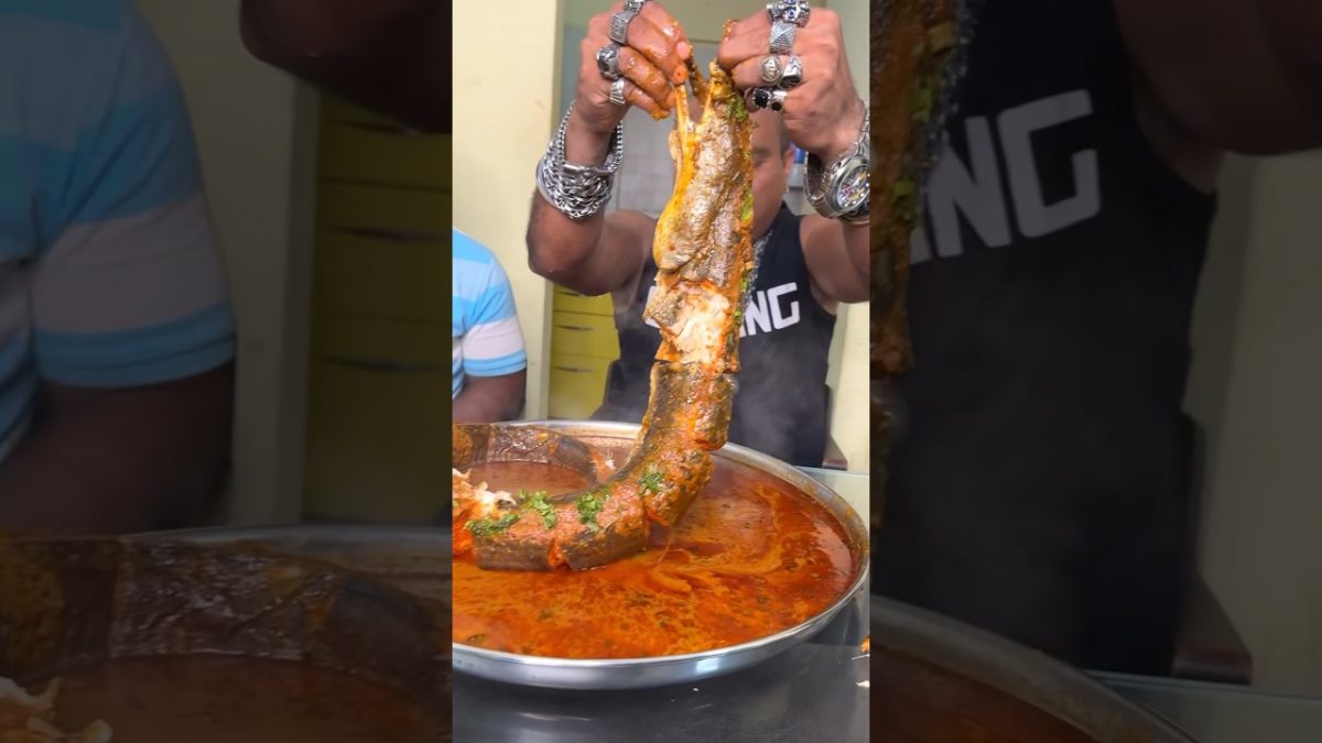 कुच्छ भी हो खाना रुकेगा नही….👑❤️🍗 #foodchallenge #foodsharing #indianfood #foodie #shortvideo