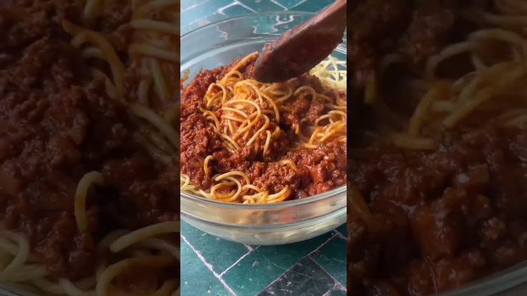 Makaroni https://www.unicornsinthekitchen.com/makaroni-persian-spaghetti/