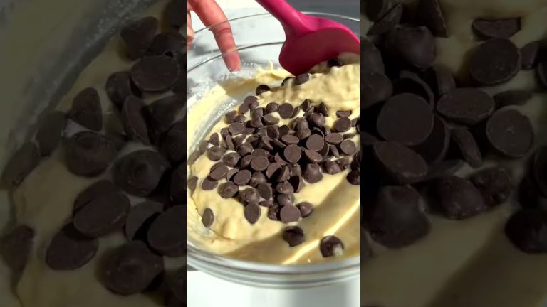 ♡Banana Chocolate Chip Muffins- Weelicious