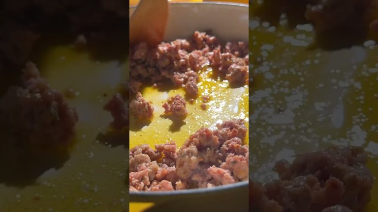 One Pot Pasta with Sausage and Zucchini!😋🍝🤌🏼