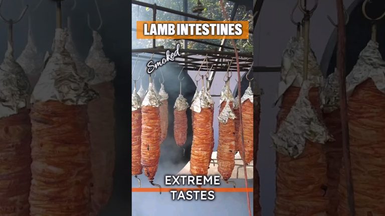 HELP ME GO VIRAL PEOPLE TURKISH KUYU KOKOREÇ LAMB INTESTINES #SHORTS #FOODSHORTS #KOKOREÇ