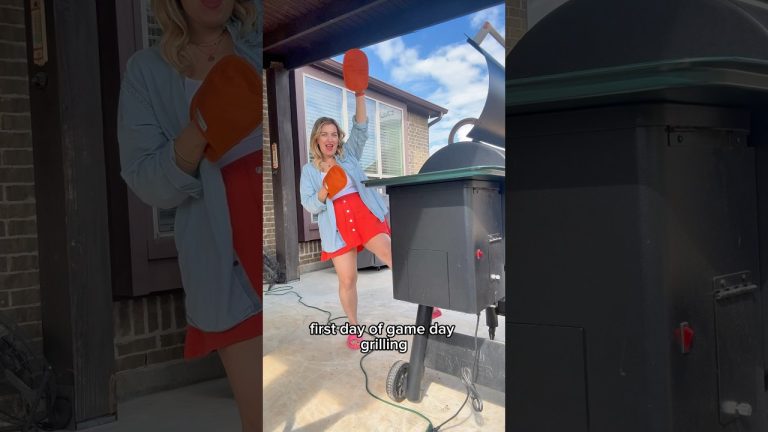 Traeger Game Day !! BBQ Ribs | Follow @sipbitego