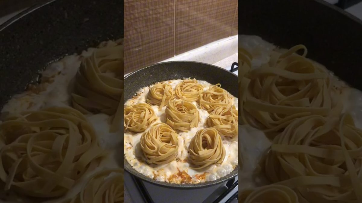 Chicken Fettucini Alfredo 🍗🍝 #fettuccinialfredo #shorts #food #viral #trending #chicken