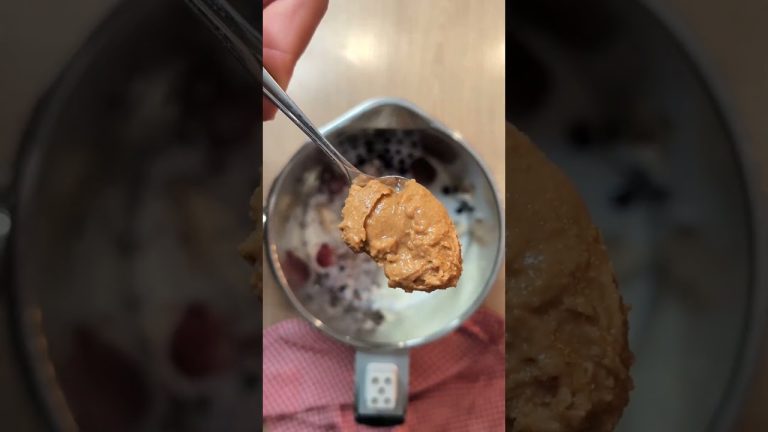 MEIN LIEBLINGSFRÜHSTÜCKSSHAKE – MOJ OMILJENI SHAKE ZA DORUČAK ❤️ #beeren #shake #breakfast