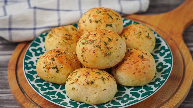 Garlic Cheese Bomb | Garlic Buns Recipe | Eggless Garlic Bread Recipe | Toasted