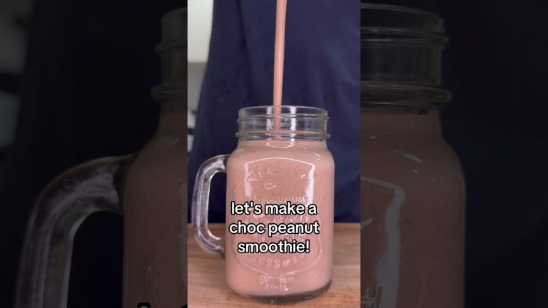 Quick & HEALTHY choc peanut smoothie! 🥤 #shorts