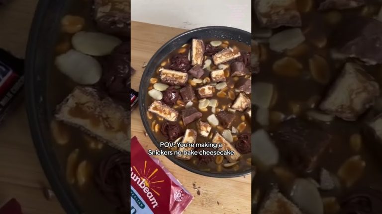 NO BAKE SNICKERS CHEESECAKE #nobakecake #snickerscheesecake #chocolatelover  #recipe #food