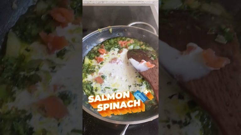 Easy recipe Italian🇮🇹 Gourmet Pasta with salmon🐟 + spinach☘️