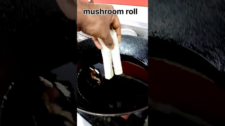 #momos_vs_mushroom_roll_#indian_recipe#shortvideo#youtube#new 😋recipe #mushroomroll#rolls#rajuchef