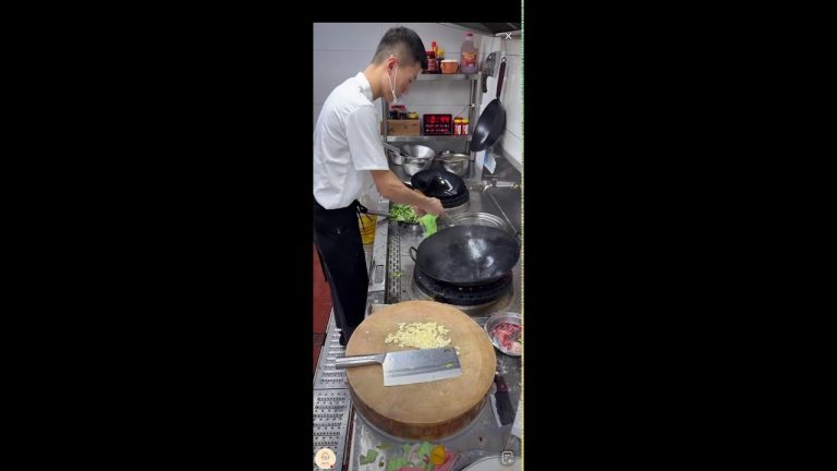 seturitu cooking food watching live streams