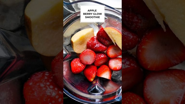 Apple Berry Glow Smoothie for Radiant Skin! ✨🍓 #glowup  #apple  #asmr #short