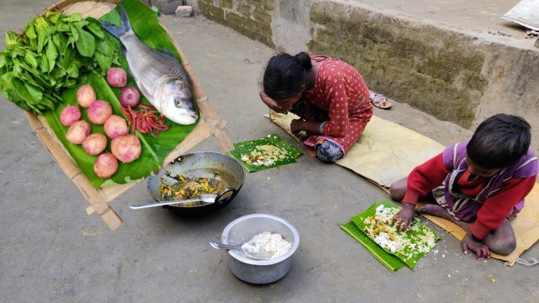 How TRIBE girl cooking KATLA FISH recipe with FRESH SPINACH recipes | Very Tasty fish recipe