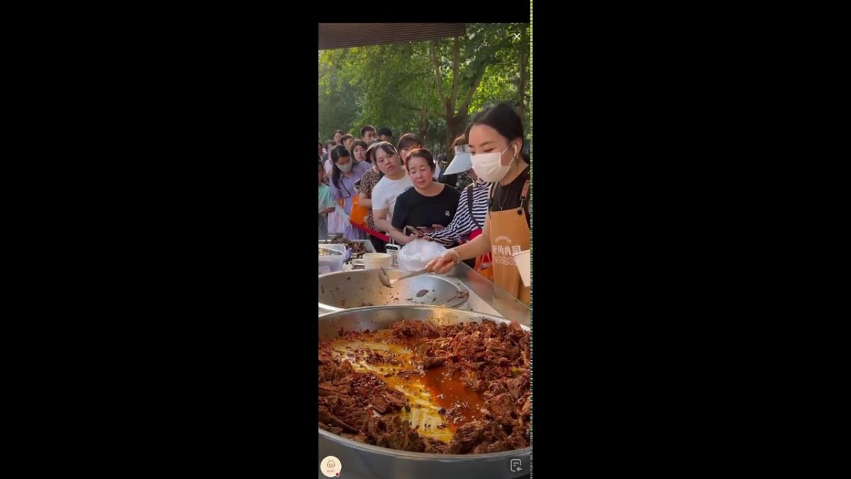 seturitu cooking food watching live streams