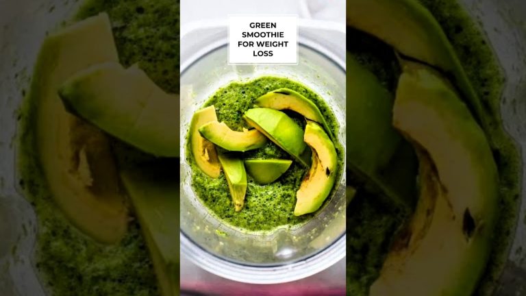 GREEN SMOOTHIE RECIPE FOR HEALTHY & WEIGHT LOSS | Easy & Healthy Breakfast Ideas!#short
