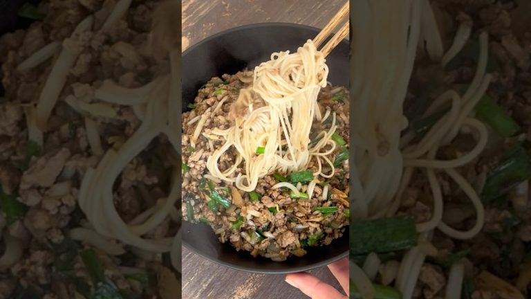 Easy but Yummy! Pork noodles 😋 #lunchtime #noodles #food #easyrecipe #noodlesrecipe