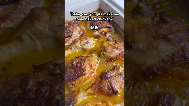 Smothered baked chicken hate to see me coming 😆 #smotheredchicken #bakedchicken #sundaydinner