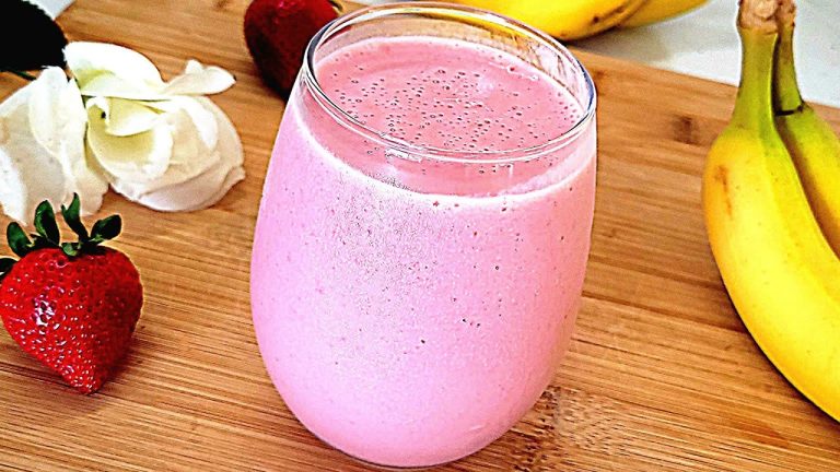 HOW to make STRAWBERRY BANANA SMOOTHIE STRAWBERRY BANANA BREAKFAST SMOOTHIE
