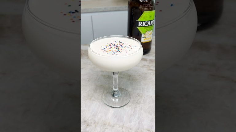 Banana birthday cake #cocktail #rum #icecream