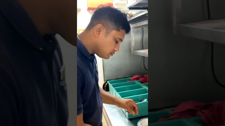 Do you Like Seafood? 🦀 @Justshinuthings29  #youtubeshorts #batuferringhi #seafood #seafoodrecipes