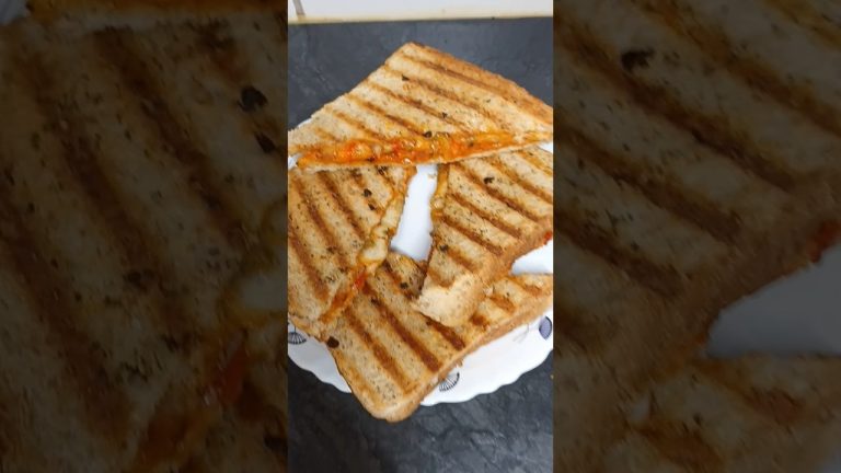 Bread Sandwich Recipe | Grilled Bread Sandwich | Easy and Tasty Sandwich #shorts #sandwich #bread