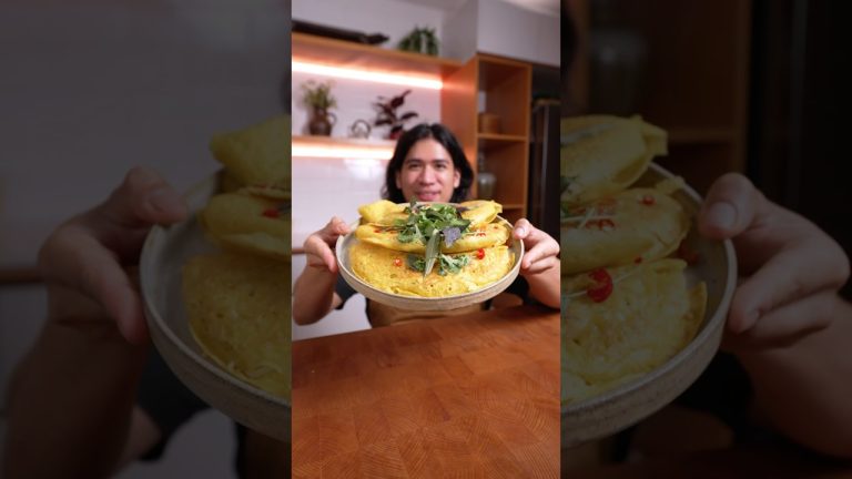 CRISPY VIETNAMESE PANCAKES 🇻🇳 Bánh Xèo #cookingasmr #asmr