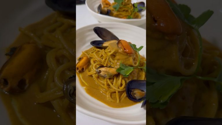 How to make Spaghetti with mussels in tomato sauce #spaghetti #recipe #mussels