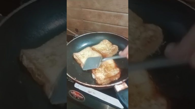 Bread omlette 😋😍🤤 #shorts #food #youtubeshorts #viral #breadomelette