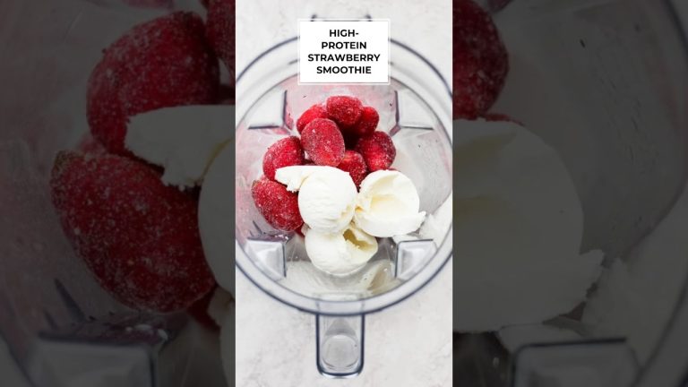 4-ingredient High-protein Strawberry Smoothie🩷|strawberry smoothie 🍓 #healthyrecipes  #highprotein
