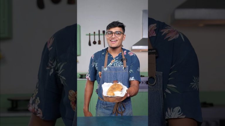 Craving for that cheesy garlic bread? You can make a protein packed version at home!!💪🏽😋