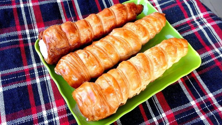 গ্যাসের চুলায় ক্রিম রোল রেসিপি/Bengali Cream Roll Recipe/Bangladeshi Cream Roll Ranna Bangla Recipe