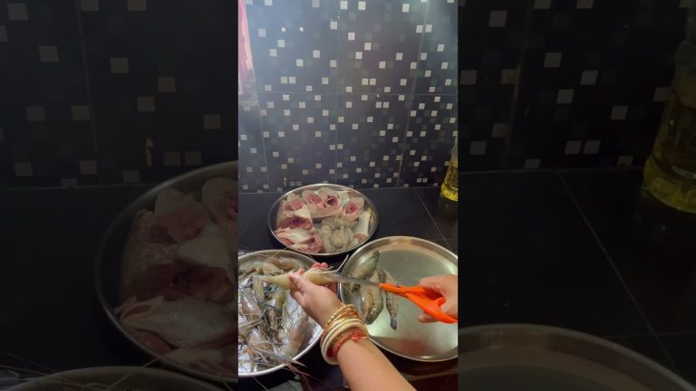 #recipe #cookingideas #food #fishmarket #fish #chingri #fishcuting #shorts