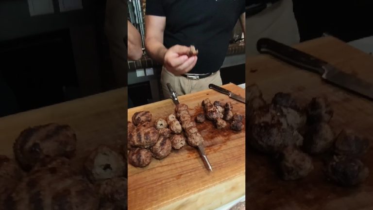 Κεφτεδάκια #bbq #grill #howto #tips #meatballs #beef #patties #grilling #cooking #easyrecipe #tasty