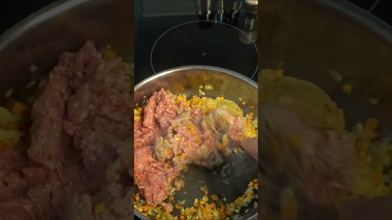 The Best Bolognese Sauce You’ll Ever Taste! 🍝🇮🇹