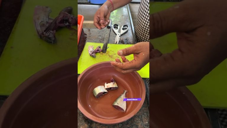 ताजे बांगडे आणून बनवतात बांगडा करी ✌🏻माझगाव डॉकमध्ये रिटायर होऊन कोकण पुत्राने केला व्यवसाय 💯