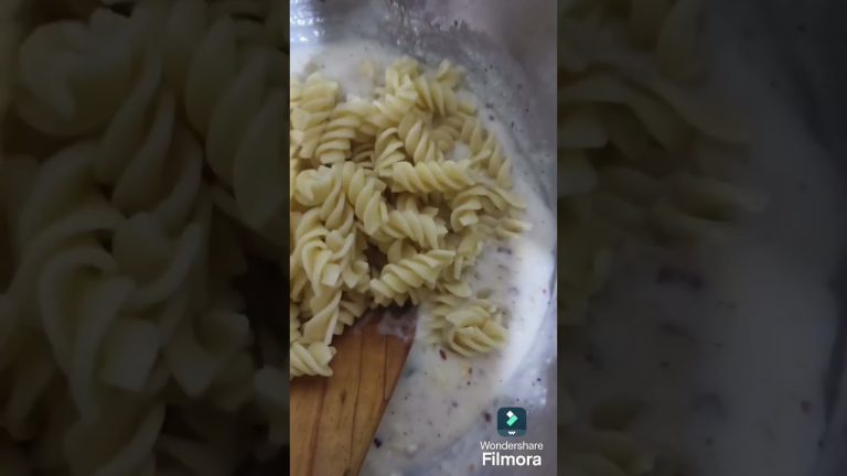 #creamy and cheesy white sauce pasta recipe#main koi Aisa Geet gaoon song#how to make white sauce pa