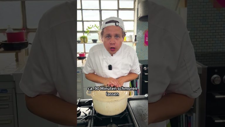 Da leuchten doch direkt die Augen – Szegediner Gulasch mit Reibekuchen! 😍