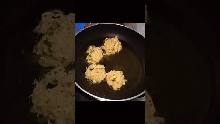 এরকম নাস্তা না হলে কি চলে! 🥰 #নাস্তারেসিপি #রেসিপি #snacksrecipe #recipe #cooking #kitchen #shorts