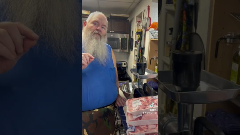 #whatsgrizcooking #lard #pork #bisquit #diy today I’m making pork lard pt1 #linkbelow  #cookingfat