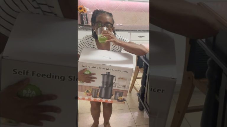 Sipping my Fresh Juice 🍹💚, thanks to my sis in law #applespinach&cucumber!